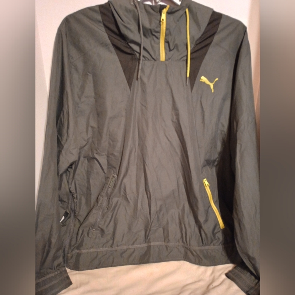 Puma 2xl windbreaker/pull over jacket grey and neon green